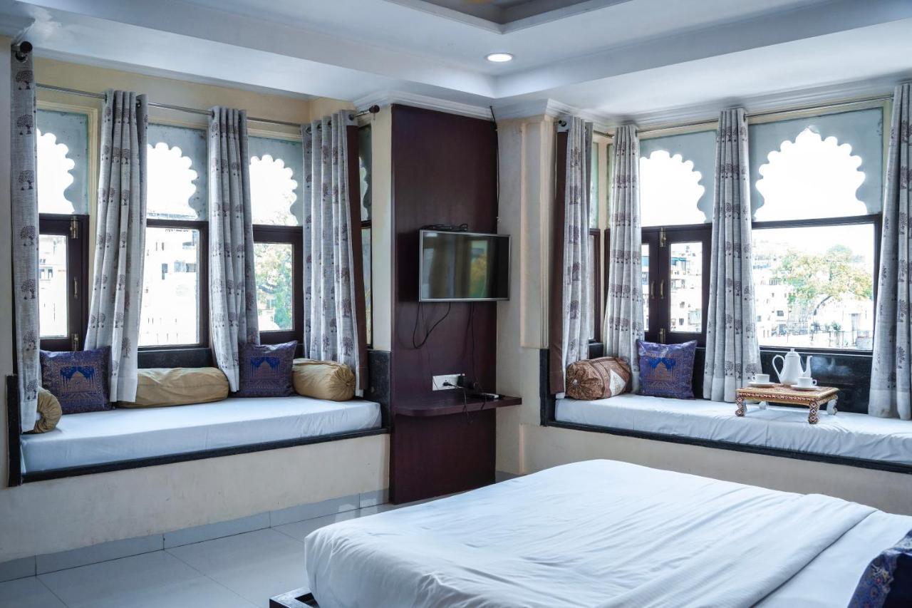 Hide-In Udaipur - A Lake View Boutique Hotel Exterior foto